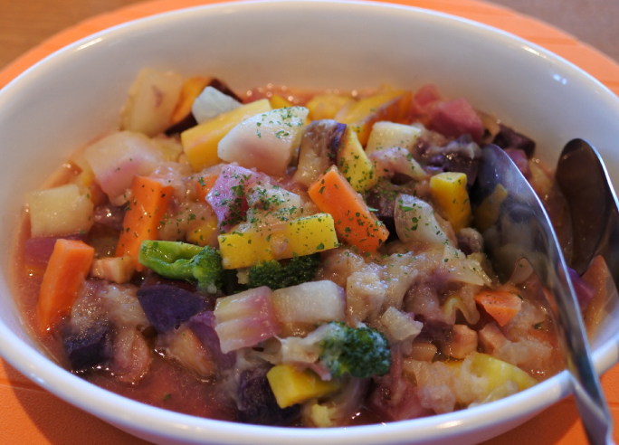 レストランFUWARIのお料理は野菜が主役。1日の野菜摂取量(350g)はランチ1食で簡単に摂る事ができます。